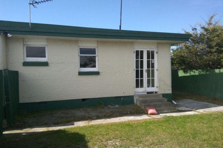 Photo of property in 91 Palmers Road, New Brighton, Christchurch, 8083