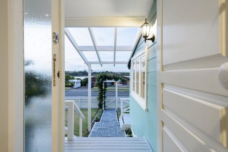 Photo of property in 26 Endeavour Avenue, Welcome Bay, Tauranga, 3112