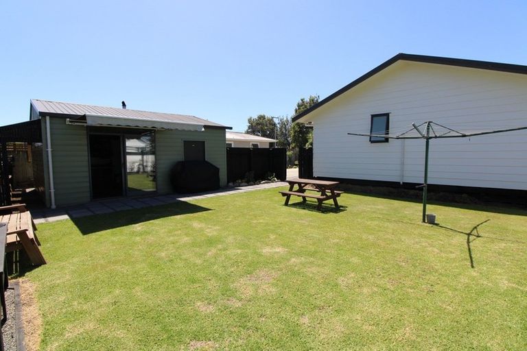 Photo of property in 48 Norbiton Road, Foxton, 4814