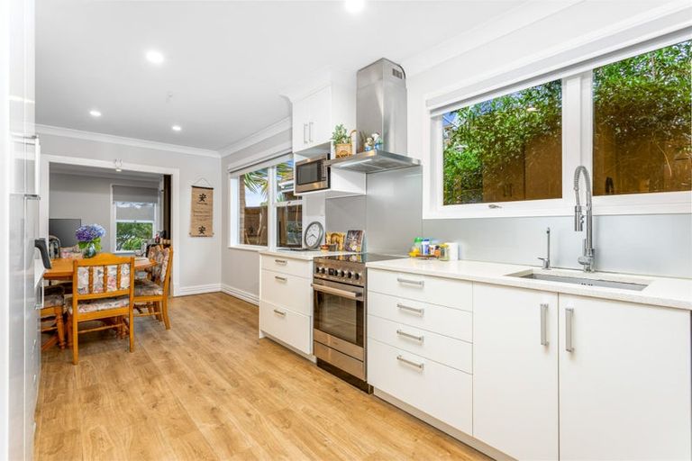 Photo of property in 19 Lawrence Crescent, Hillpark, Auckland, 2102