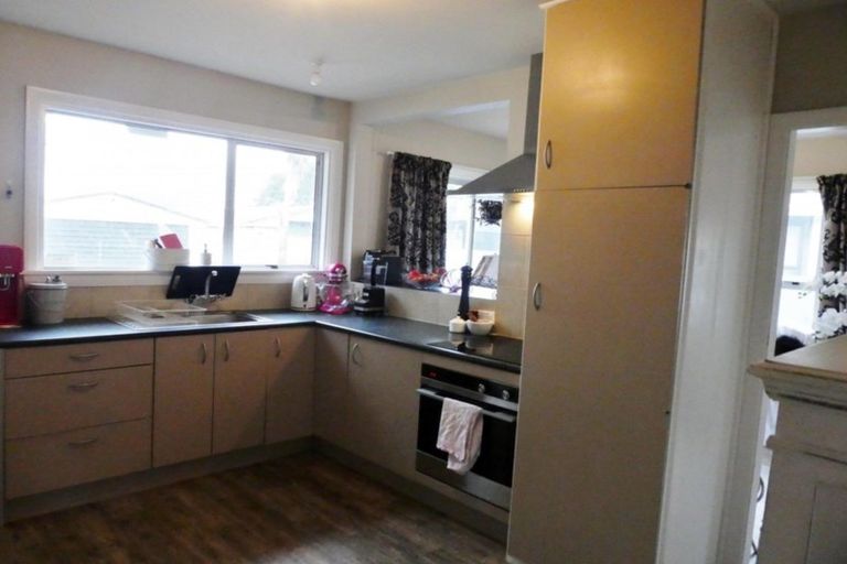 Photo of property in 121 Pages Road, Wainoni, Christchurch, 8061