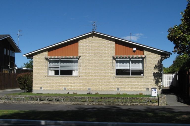 Photo of property in 2/5 Archdall Place, Avonhead, Christchurch, 8042