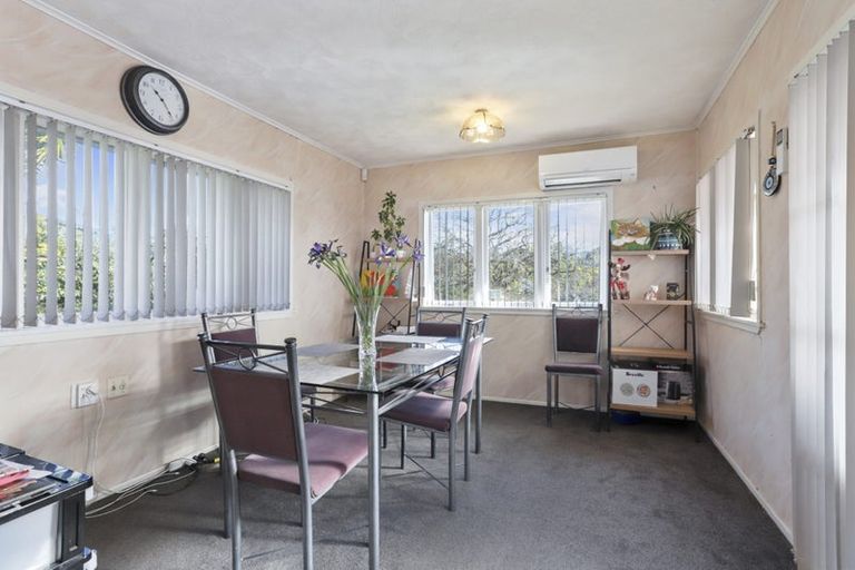 Photo of property in 22 Eastglen Road, Glen Eden, Auckland, 0602