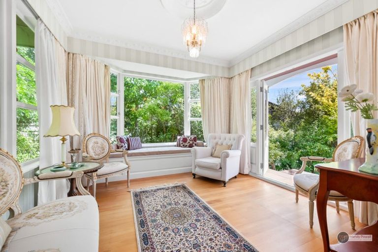 Photo of property in 15 Harewood Grove, Pinehaven, Upper Hutt, 5019