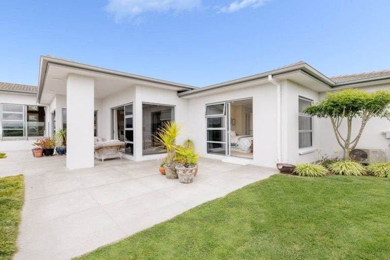Photo of property in 16 Rexford Heights, Pyes Pa, Tauranga, 3112