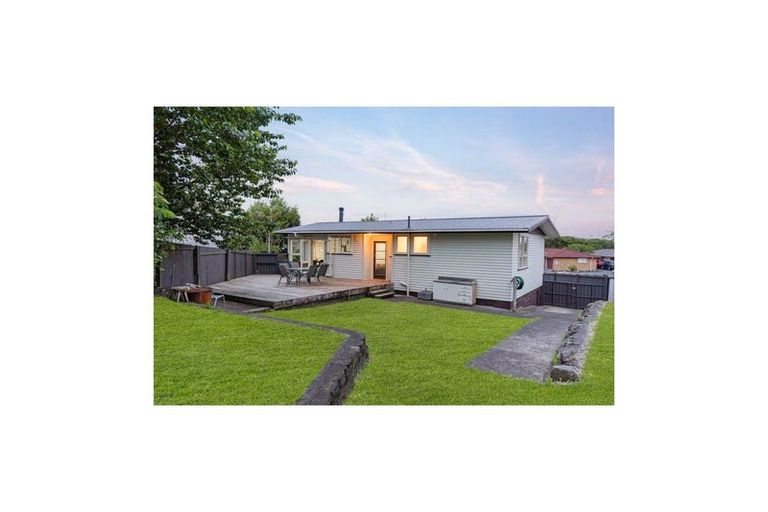 Photo of property in 93 Crawford Avenue, Mangere Bridge, Auckland, 2022