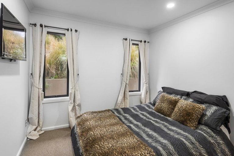 Photo of property in 36 Rockview Place, Mount Pleasant, Christchurch, 8081