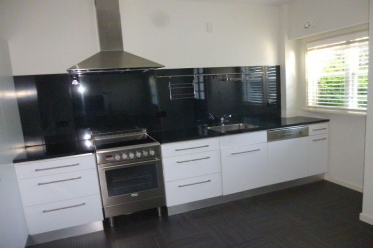 Photo of property in 77 Kahu Road, Fendalton, Christchurch, 8041