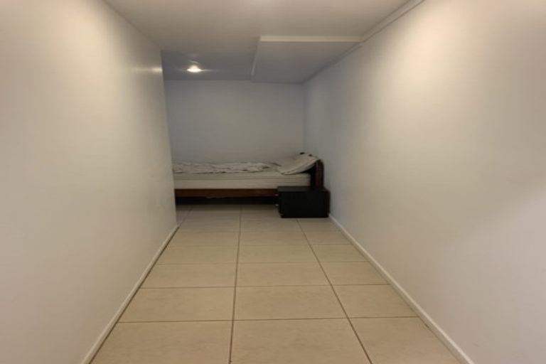 Photo of property in 15a Glen Vista Place, Bayview, Auckland, 0629