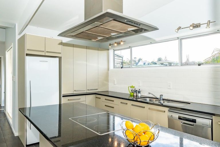 Photo of property in 3a Pah Road, Cockle Bay, Auckland, 2014