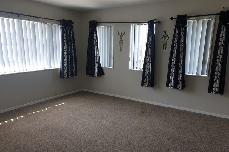 Photo of property in 14 Nandi Lane, Ranui, Auckland, 0612