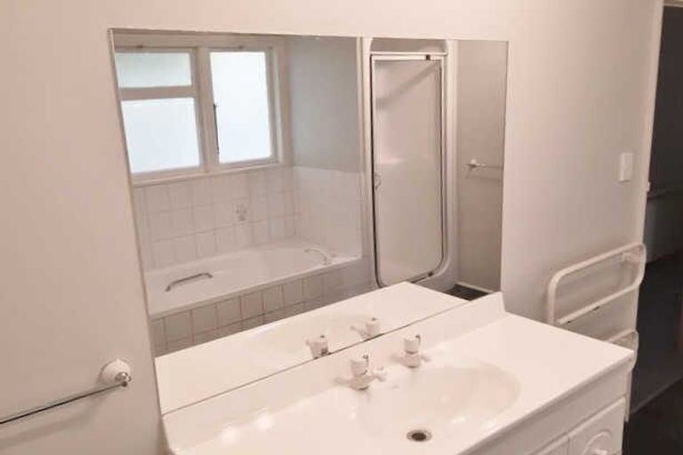 Photo of property in 138 Hamilton Avenue, Ilam, Christchurch, 8041