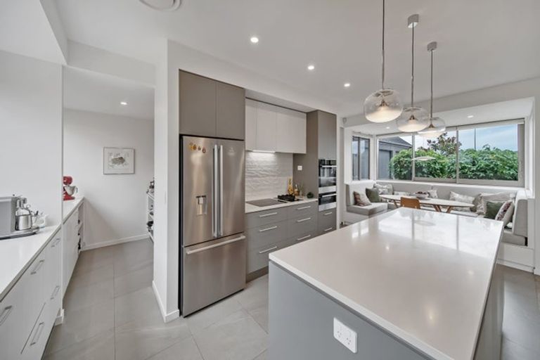 Photo of property in 2 Silver Peaks Drive, West Melton, 7618