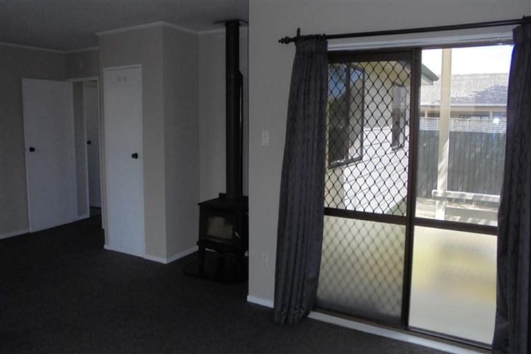 Photo of property in 18 Rimu Street, Levin, 5510