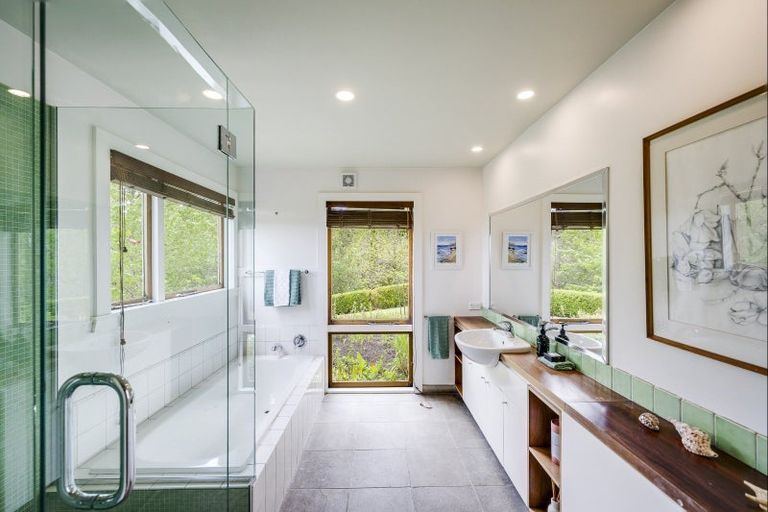 Photo of property in 77 Black Barn Road, Havelock North, 4294