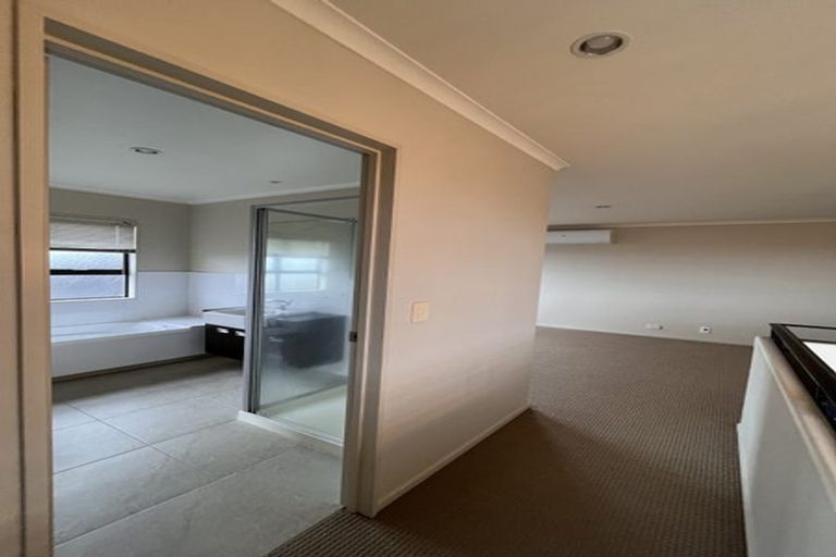 Photo of property in 8 Terrasini Drive, Flat Bush, Auckland, 2019