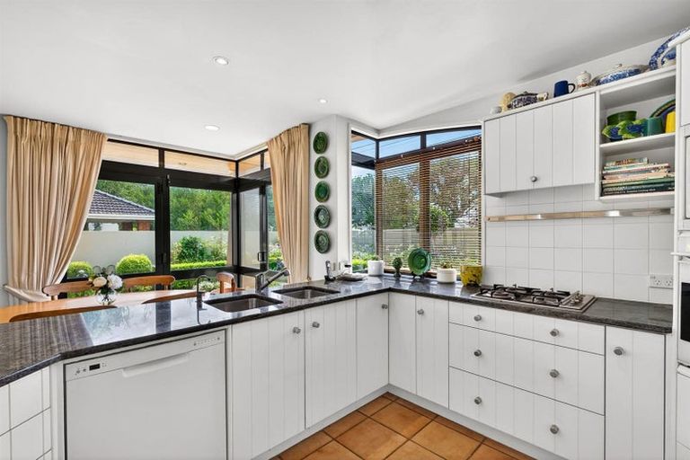 Photo of property in 12a Saltburn Road, Milford, Auckland, 0620