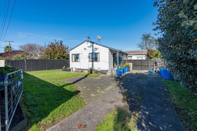 Photo of property in 129a Avalon Drive, Nawton, Hamilton, 3200