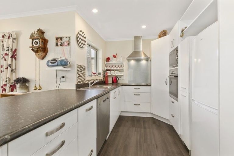 Photo of property in 15 Te Toru Street, Taita, Lower Hutt, 5011