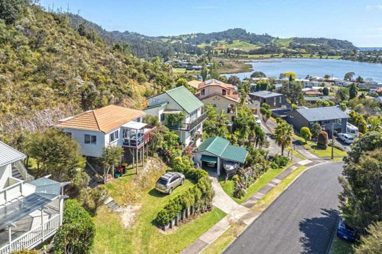 Photo of property in 33 Windsor Drive, Tairua, 3508