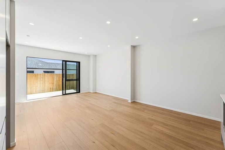 Photo of property in 20 Waimarie Drive, Karaka, 2578