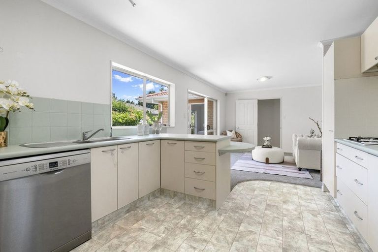 Photo of property in 20 Amherst Place, Albany, Auckland, 0632