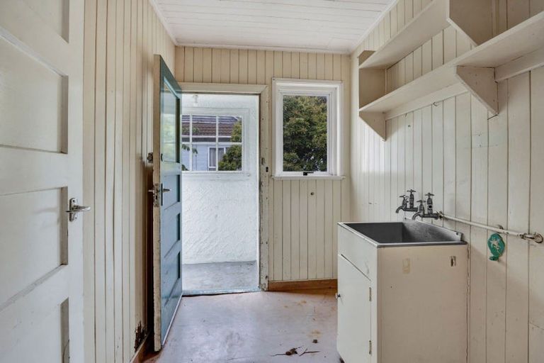 Photo of property in 6 Mill Road, New Plymouth, 4310