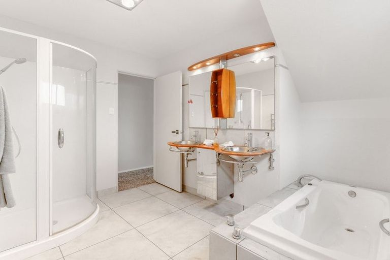 Photo of property in 84 Wade River Road, Stanmore Bay, Whangaparaoa, 0932