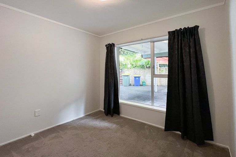 Photo of property in 13 Dunraven Place, Torbay, Auckland, 0630
