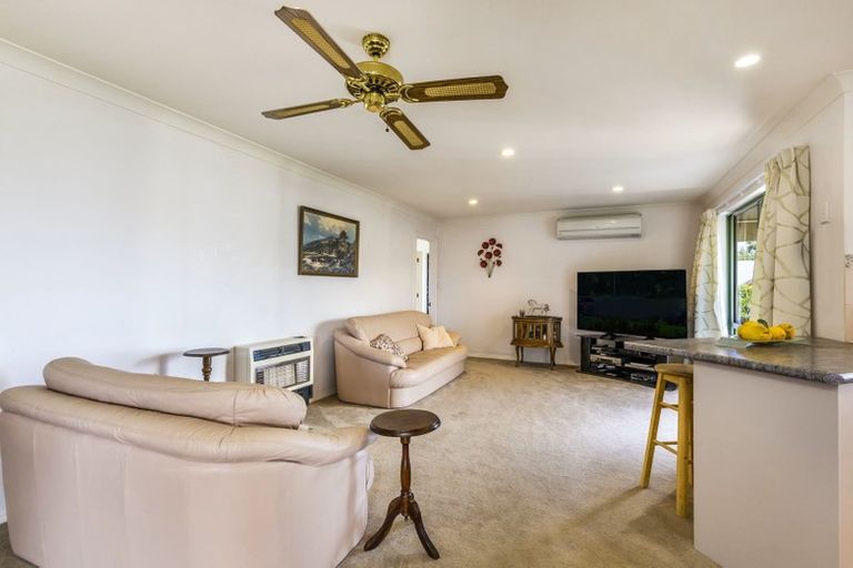 Photo of property in 11 Fairview Terrace, Waipahihi, Taupo, 3330