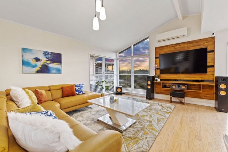 Photo of property in 36 Universal Drive, Henderson, Auckland, 0610