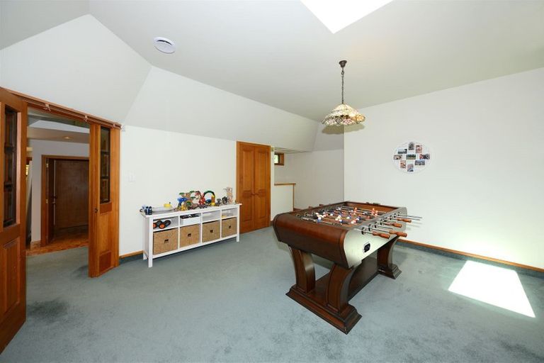 Photo of property in 33 O'connor Place, Burnside, Christchurch, 8053