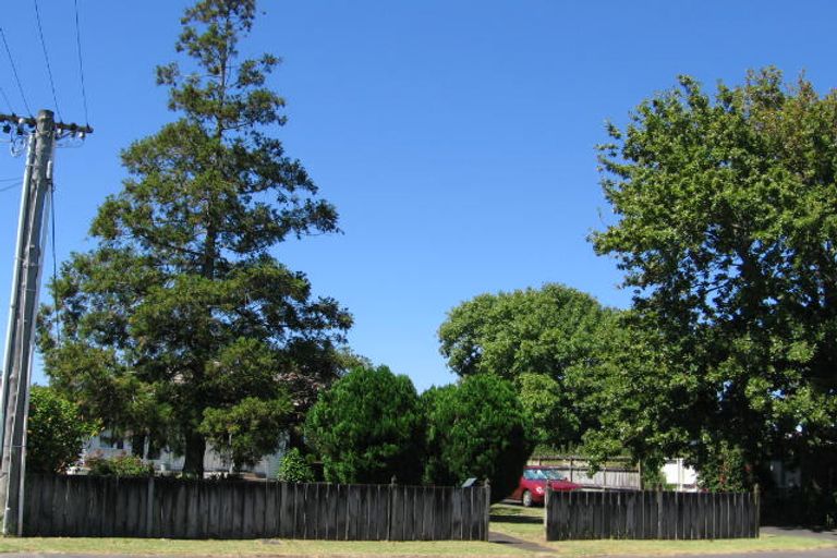 Photo of property in 1/48 Shakespeare Road, Milford, Auckland, 0620