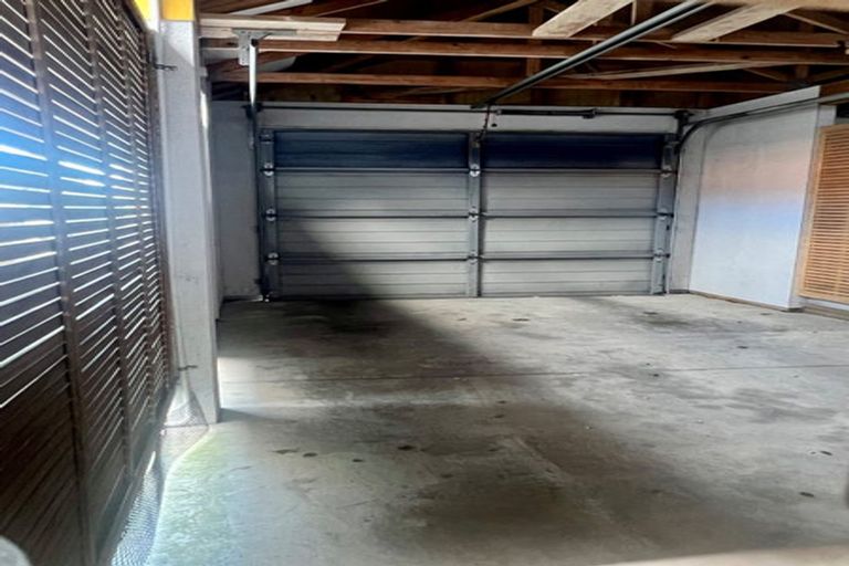 Photo of property in 10/21 Armoy Drive, East Tamaki, Auckland, 2016