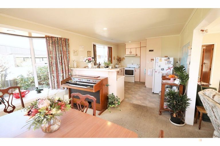 Photo of property in 69 Main North Road, Geraldine, 7930
