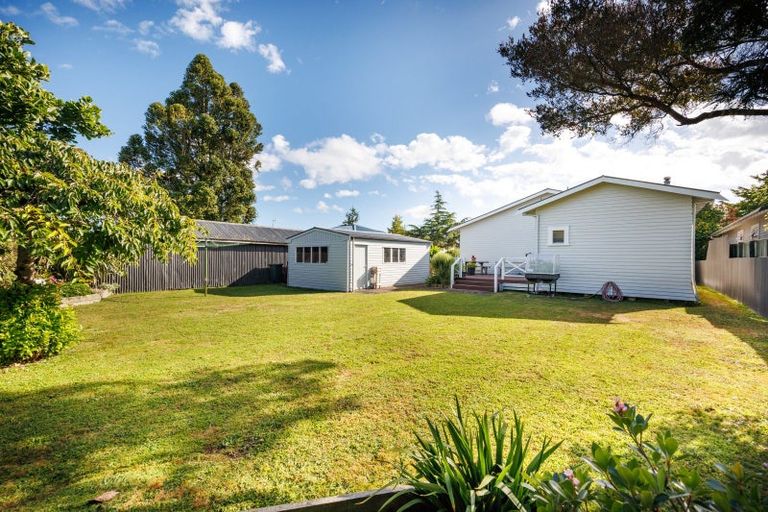 Photo of property in 8 Burns Avenue, Takaro, Palmerston North, 4412