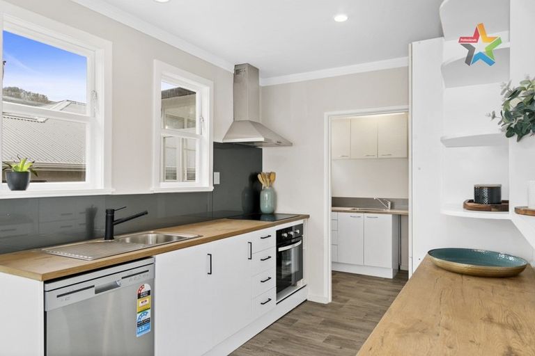 Photo of property in 1/25 Benge Crescent, Naenae, Lower Hutt, 5011