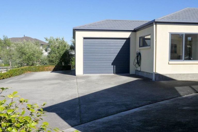Photo of property in 1 Hillview Place, Amberley, 7410