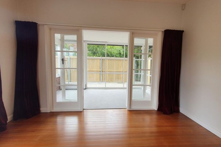 Photo of property in 7 Straven Road, Riccarton, Christchurch, 8011