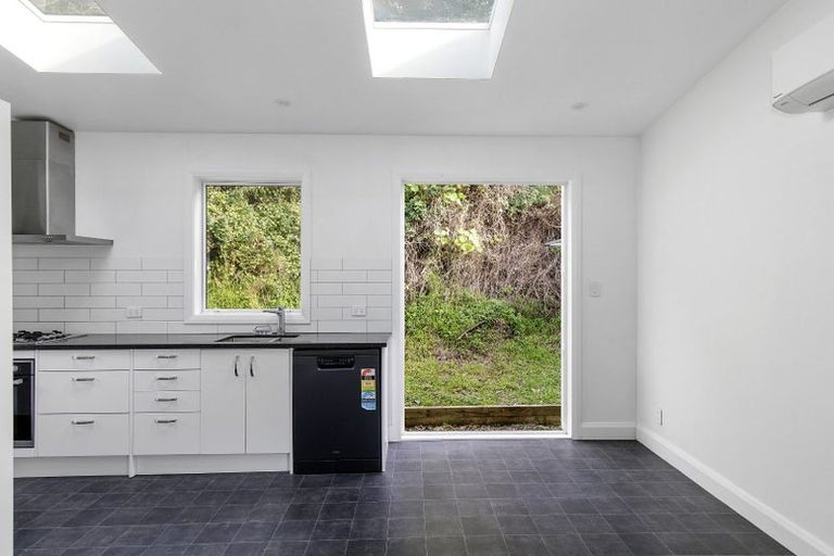 Photo of property in 19 Charlotte Avenue, Brooklyn, Wellington, 6021