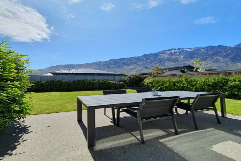 Photo of property in 6 Ward Street, Jacks Point, Queenstown, 9371