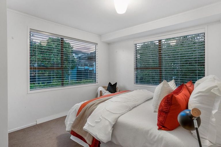 Photo of property in 3/28 Beach Road, Castor Bay, Auckland, 0620