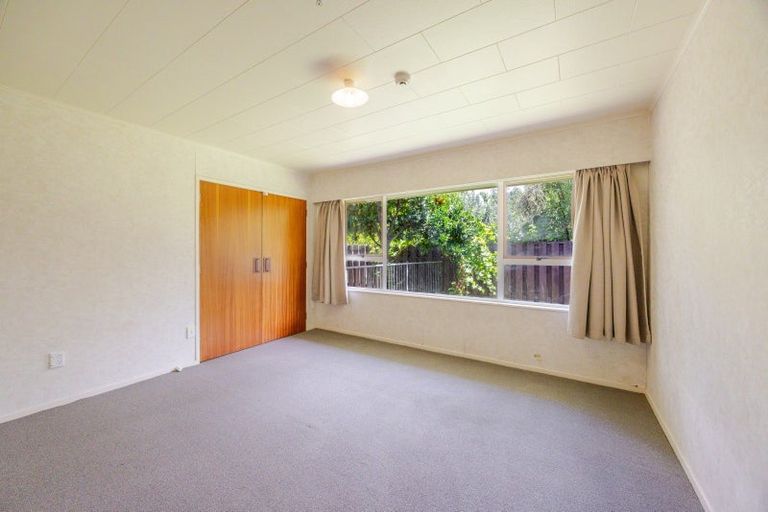 Photo of property in 16 Anderson Road, Taradale, Napier, 4112