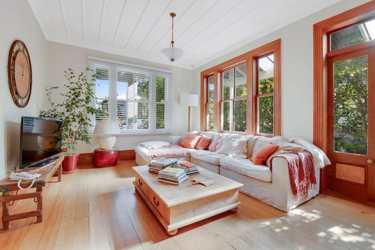 Photo of property in 4 Mays Street, Devonport, Auckland, 0624