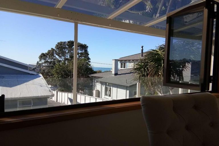 Photo of property in 1/28 Rangitoto Terrace, Milford, Auckland, 0620