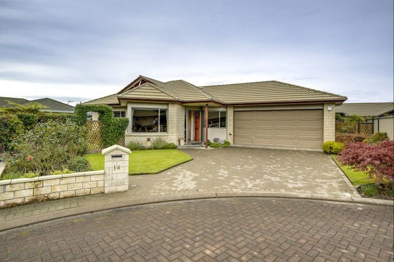 Photo of property in 14 Claridge Place, Taradale, Napier, 4112