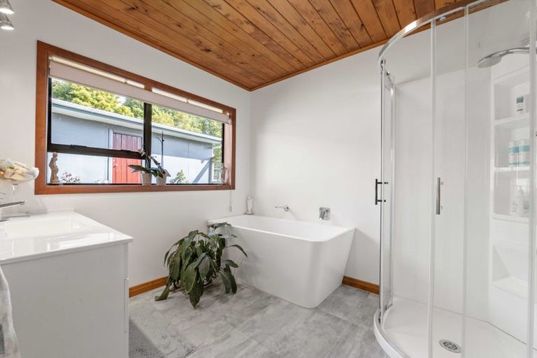 Photo of property in 92 Hickman Road, Onaero, Urenui, 4375