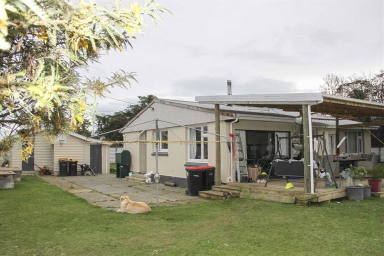 Photo of property in 14 Ferry Road, Tuatapere, 9620
