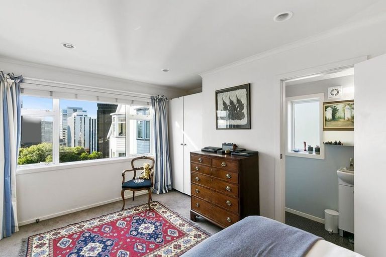 Photo of property in 55c Bolton Street, Kelburn, Wellington, 6012