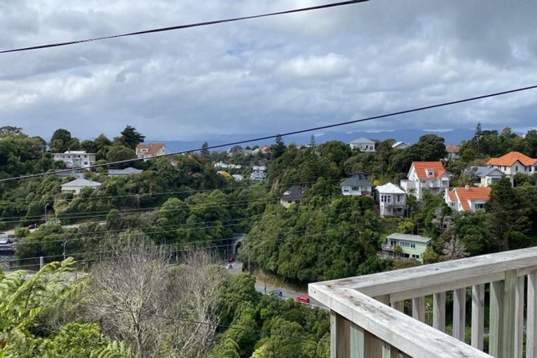 Photo of property in 15 Onslow Road, Khandallah, Wellington, 6035